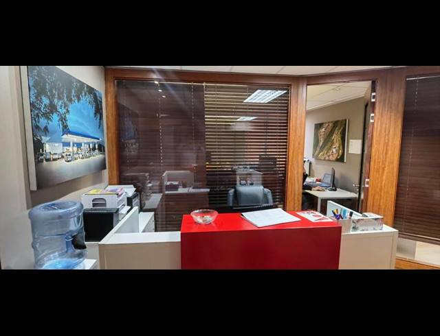 BUSINESS PROPERTY TO RENT IN LYNNWOOD GLEN